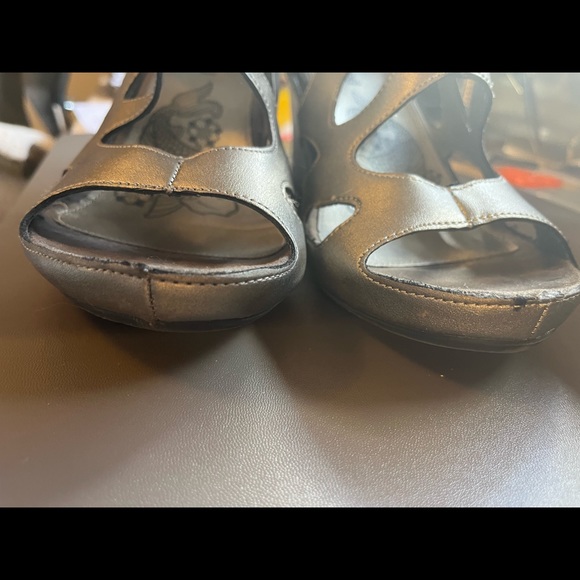 🌷🌷Unlisted Wedge Sandals Size 8.5 🌷🌷 - Picture 6 of 10